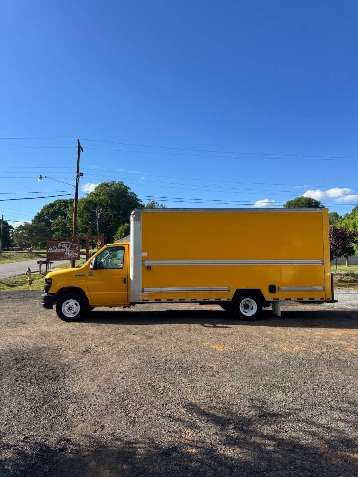 Used 2016 Ford E-350 - photo 7