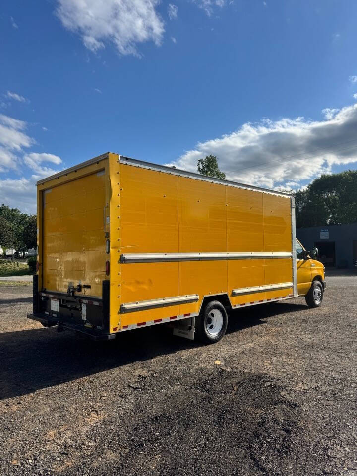 Used 2016 Ford E-350 - photo 8