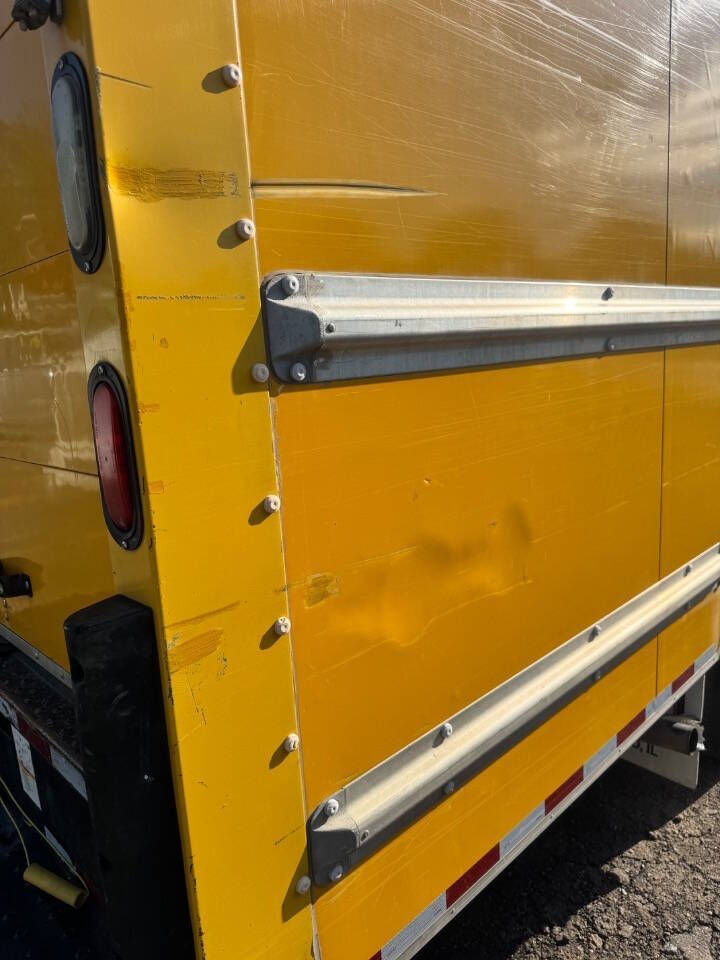 Used 2016 Ford E-350 - photo 9