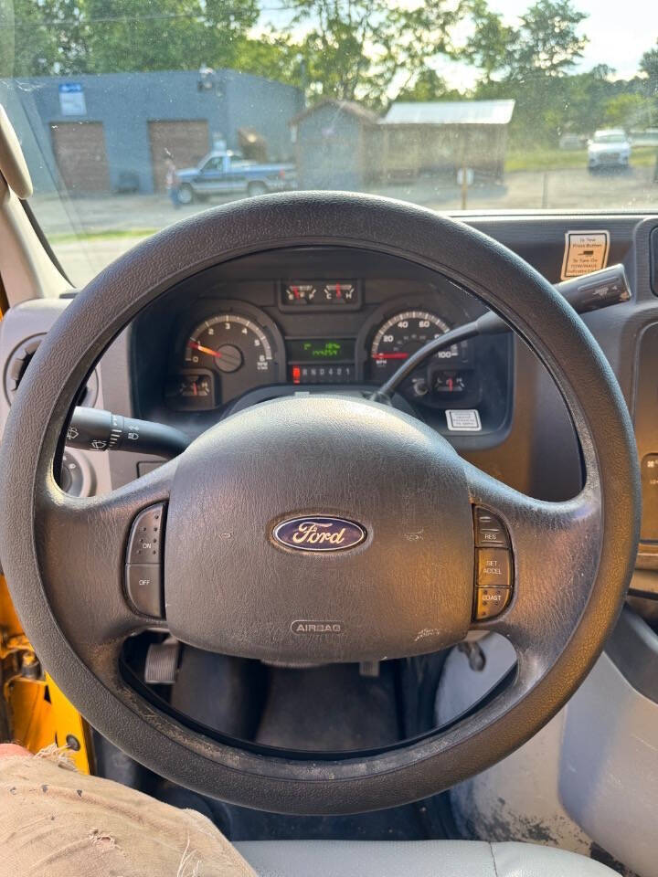 Used 2016 Ford E-350 - photo 12