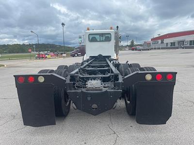 Used 2014 Peterbilt 365 Sleeper Cab Cab Chassis for sale #566550 - photo 2
