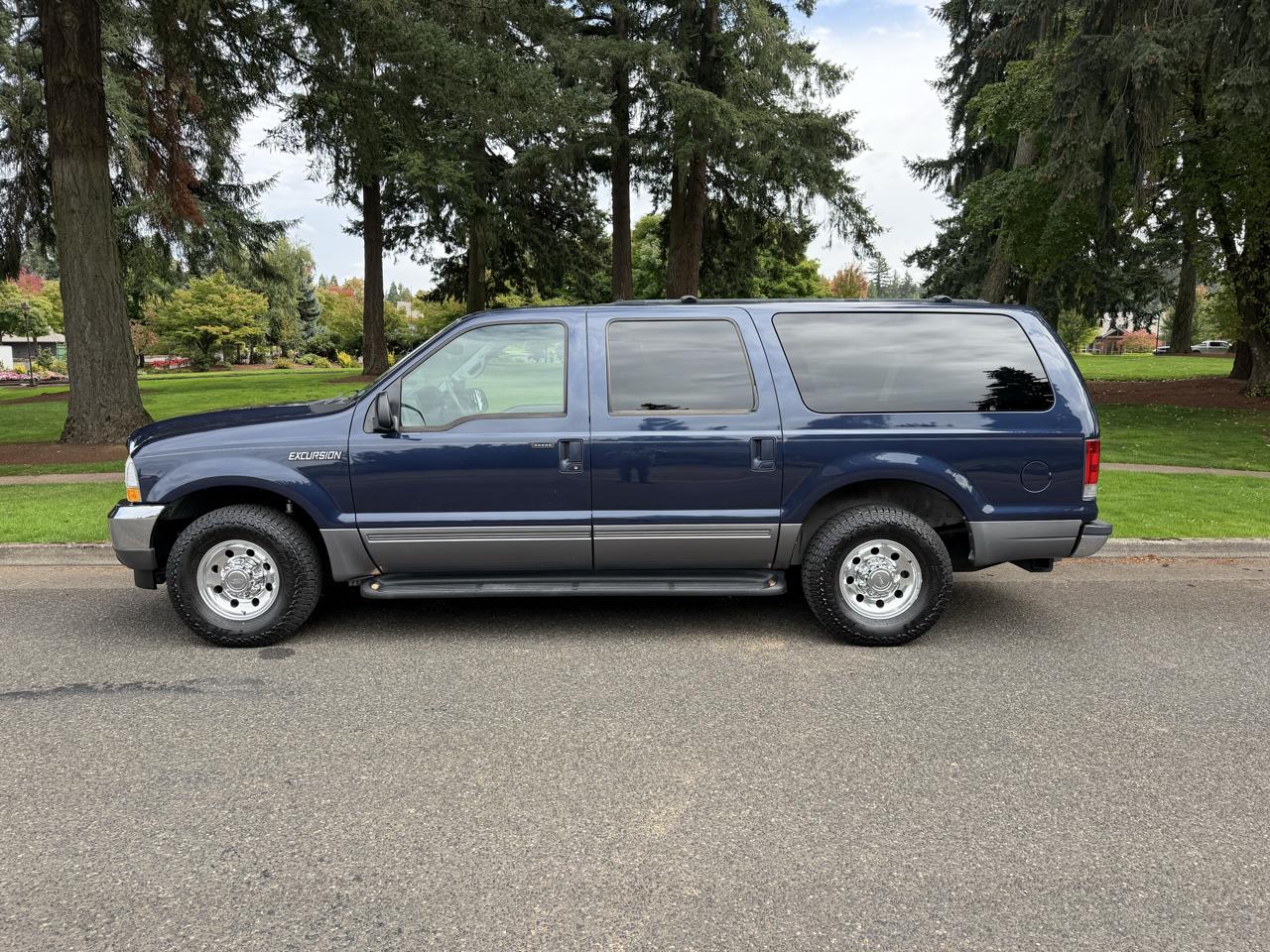 Used 2002 Ford Excursion - photo 2