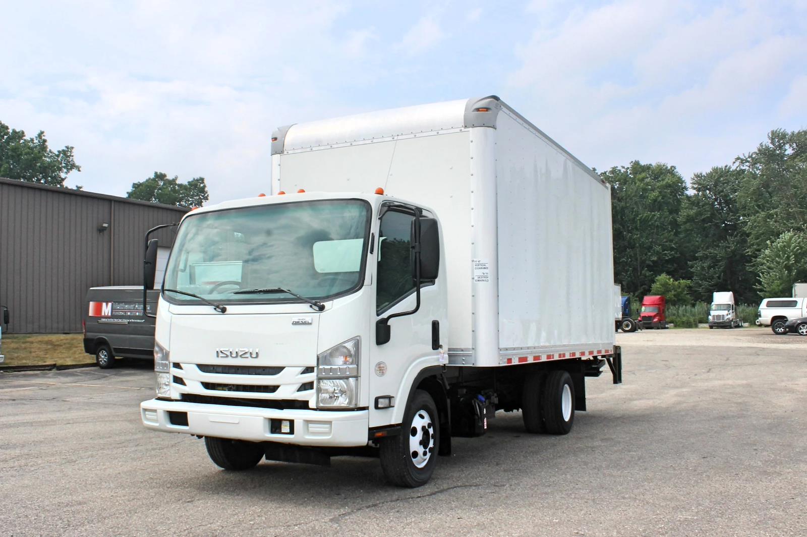 Used 2019 Isuzu NPR-HD - photo 1