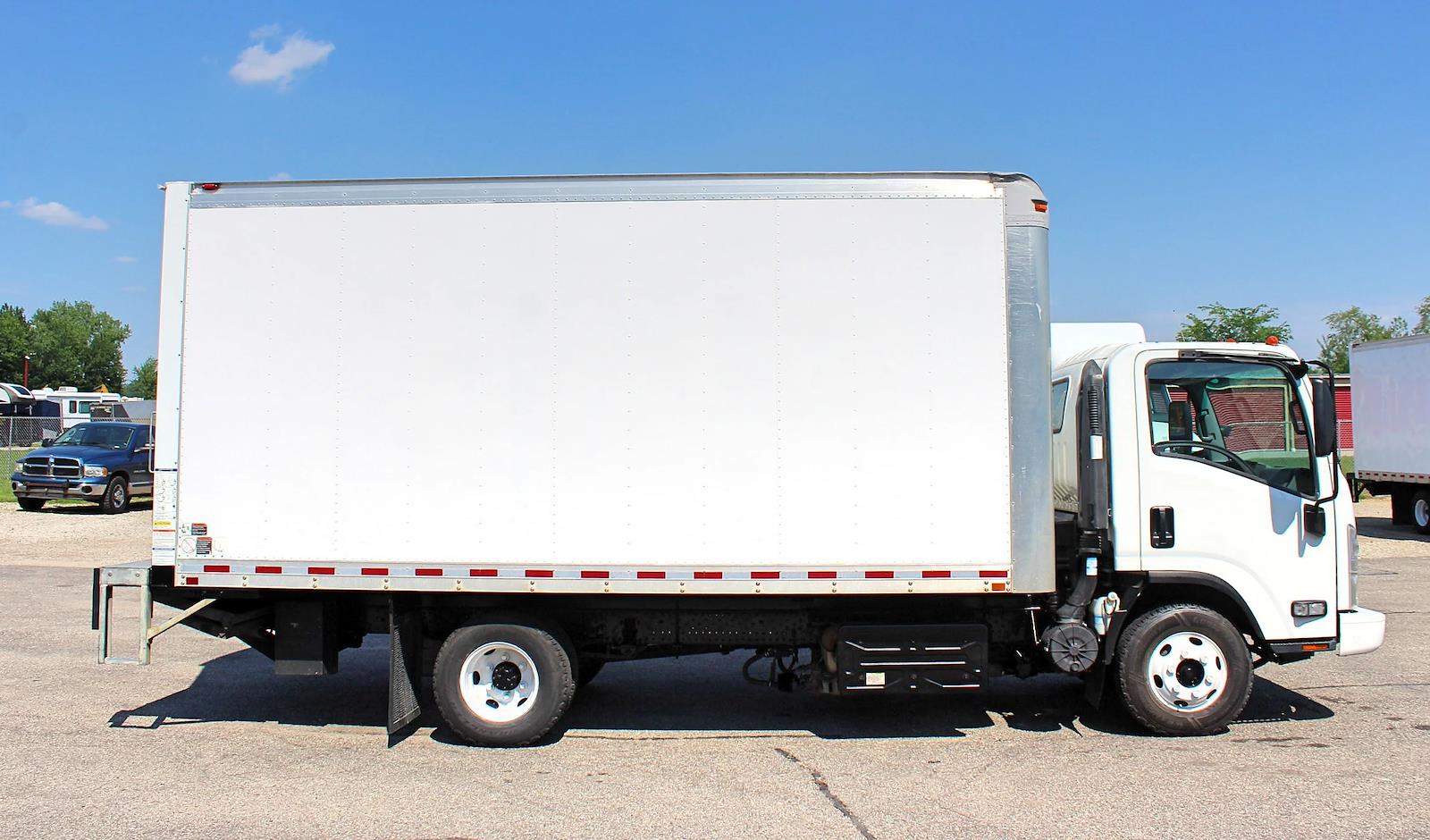 Used 2019 Isuzu NPR-HD - photo 1