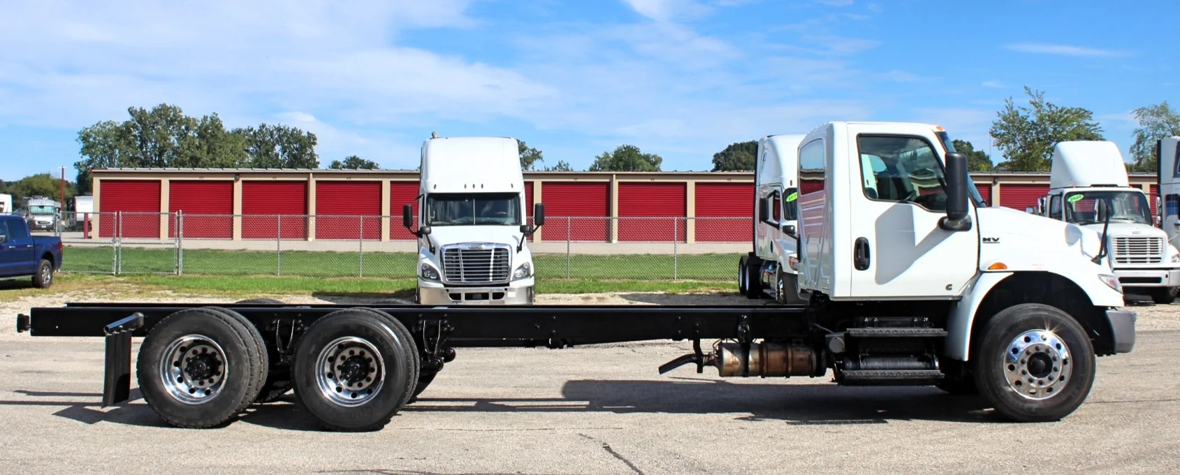 Used 2020 International MV - photo 1