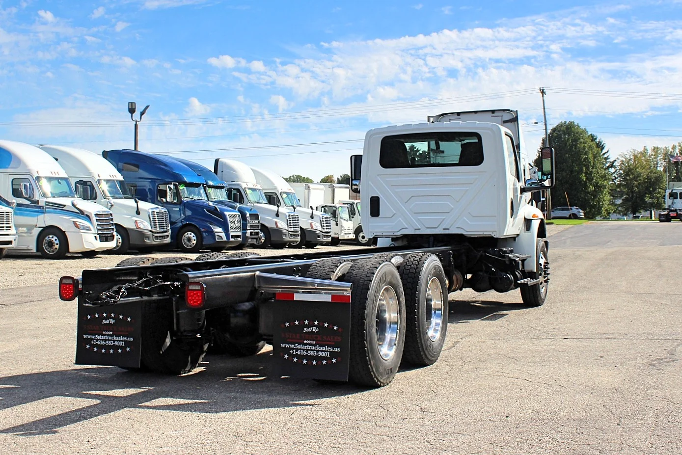 Used 2020 International MV - photo 2
