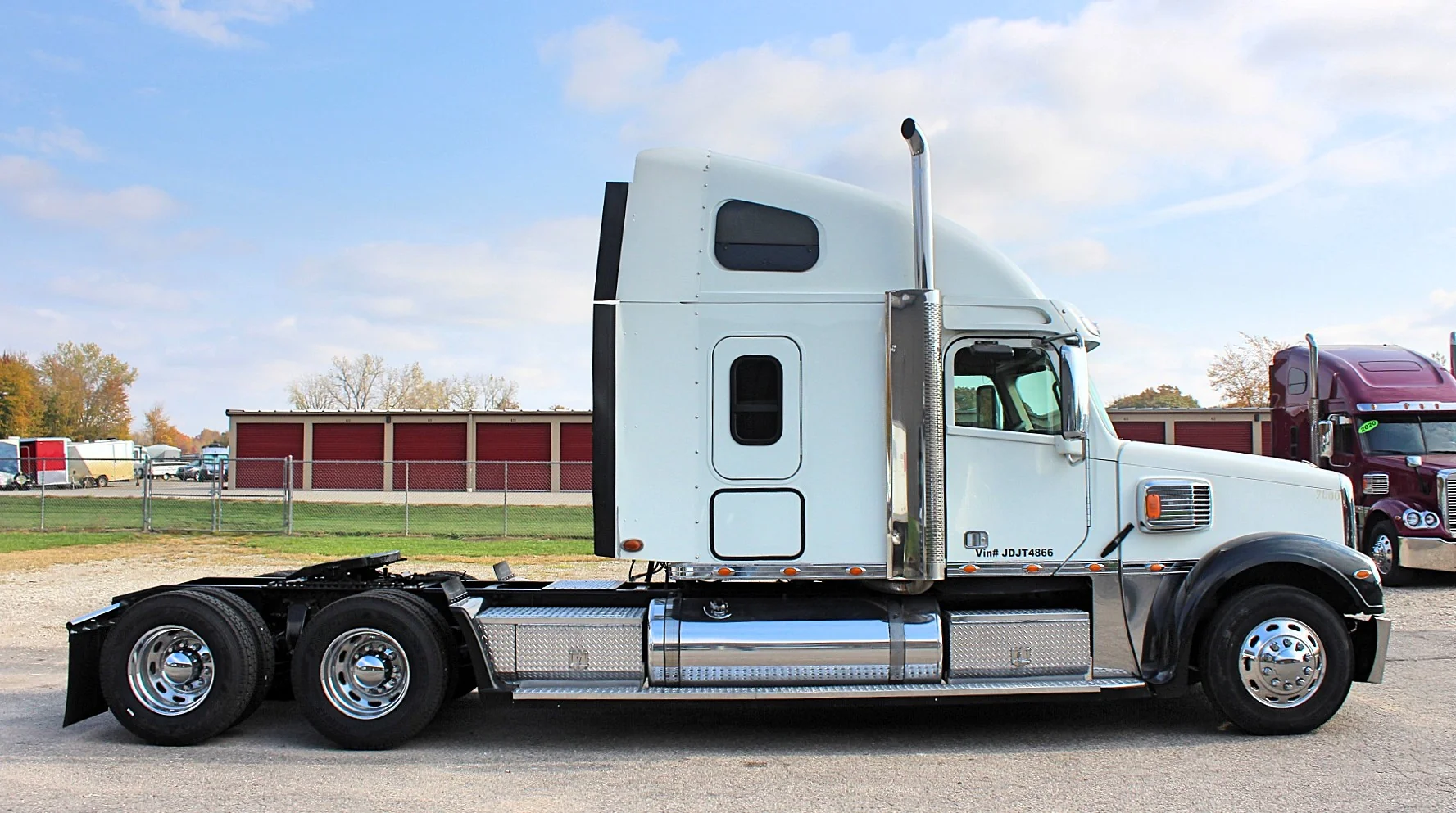 Used 2018 Freightliner Coronado - photo 1