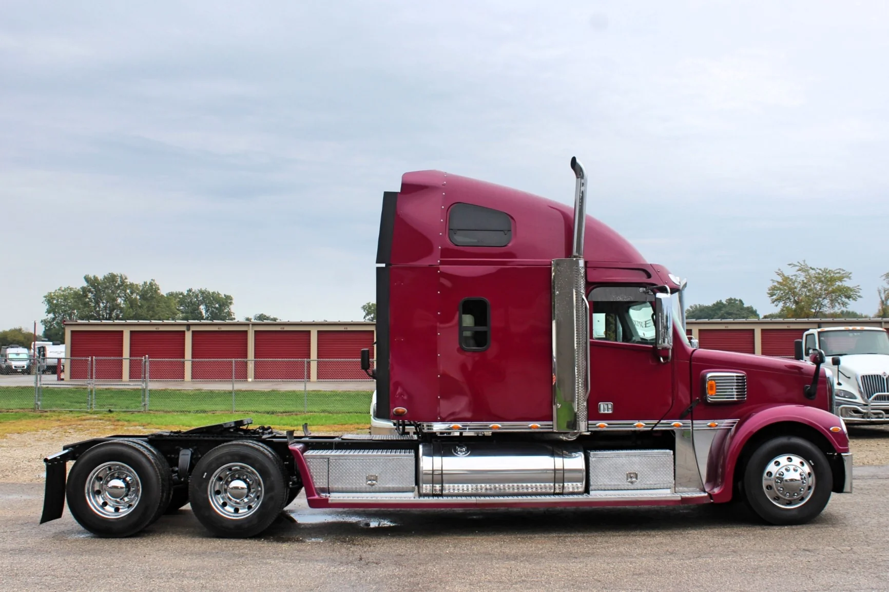 Used 2020 Freightliner Coronado - photo 1