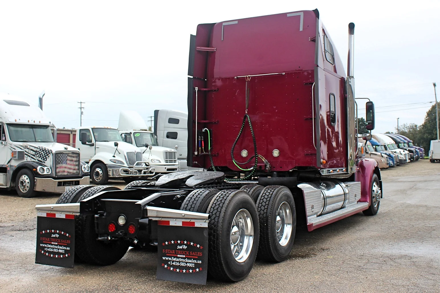 Used 2020 Freightliner Coronado - photo 2