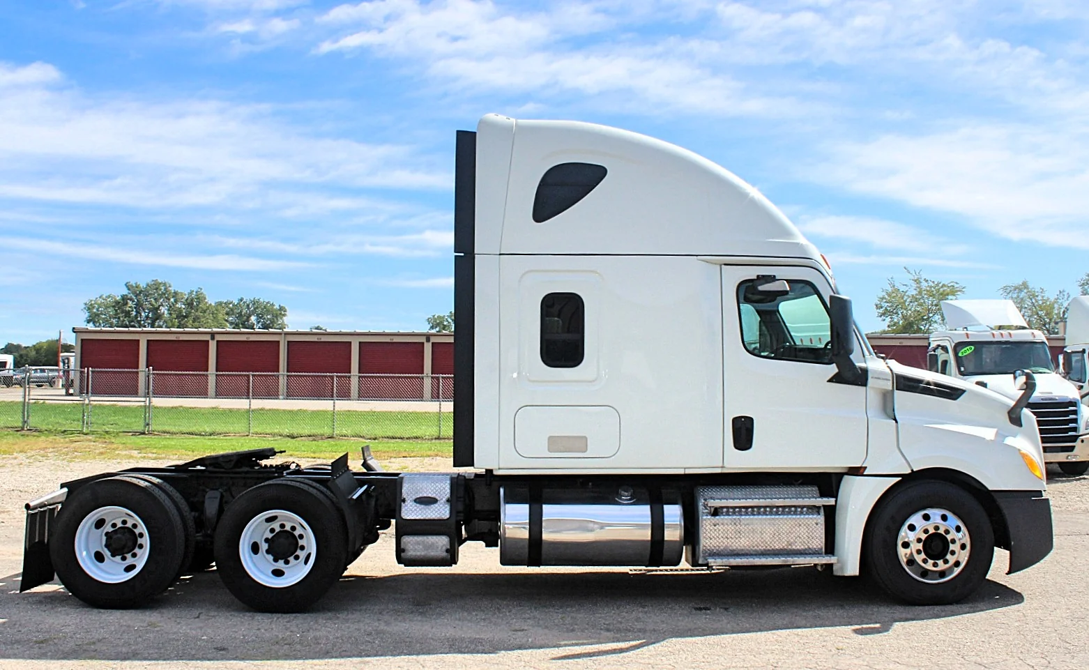 Used 2020 Freightliner Cascadia - photo 1