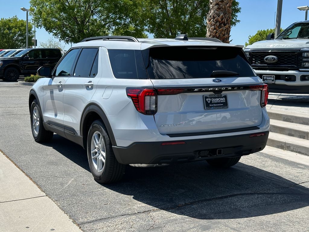 New 2026 Ford Explorer - photo 2