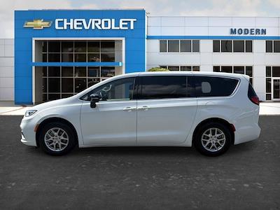 2024 Chrysler Pacifica FWD Minivan for sale #1PE8966 - photo 1