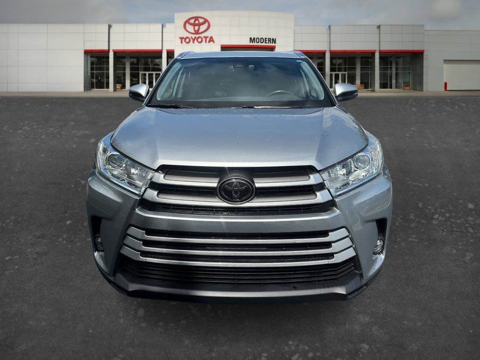 Used 2019 Toyota Highlander - photo 1
