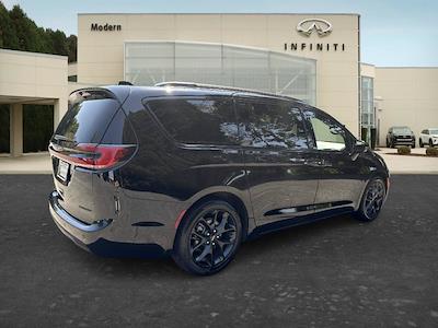 2025 Chrysler Pacifica FWD Minivan for sale #5P1383 - photo 2