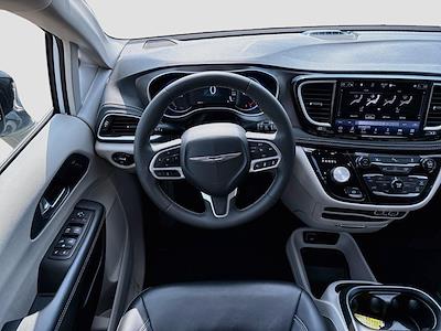 2024 Chrysler Pacifica FWD Minivan for sale #4P2464 - photo 2
