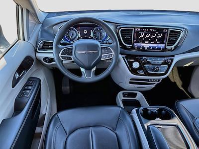 2023 Chrysler Pacifica FWD Minivan for sale #NP0047 - photo 2