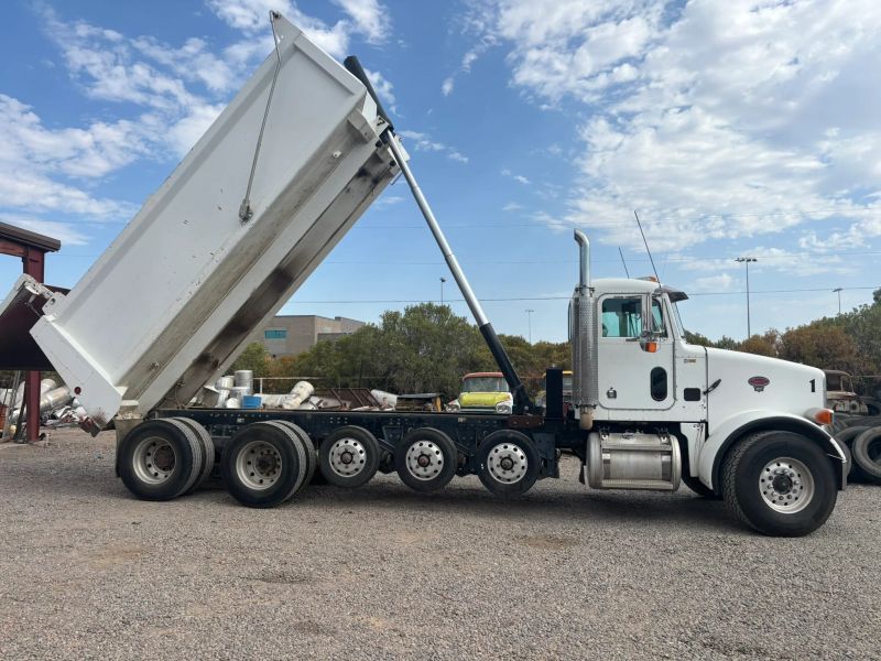 Used 2002 Peterbilt 357 - photo 2