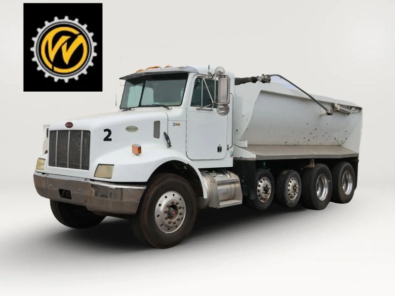 Used 2028 Peterbilt 330 - photo 2