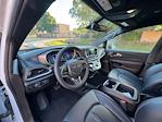 Used 2026 Chrysler Pacifica Select Minivan thumbnail 11