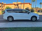 Used 2026 Chrysler Pacifica Select Minivan thumbnail 6