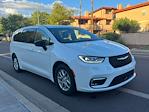Used 2026 Chrysler Pacifica Select Minivan thumbnail 7