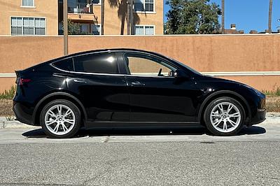 2024 Tesla Model Y AWD SUV for sale #4221 - photo 2
