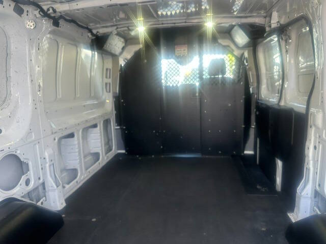 Used 2017 Ford Transit 150 - photo 2