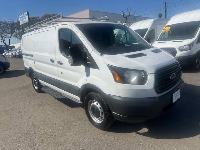 Used 2017 Ford Transit 250 - photo 2