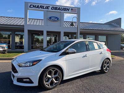 2018 Ford Focus FWD Hatchback for sale #26F56A - photo 1