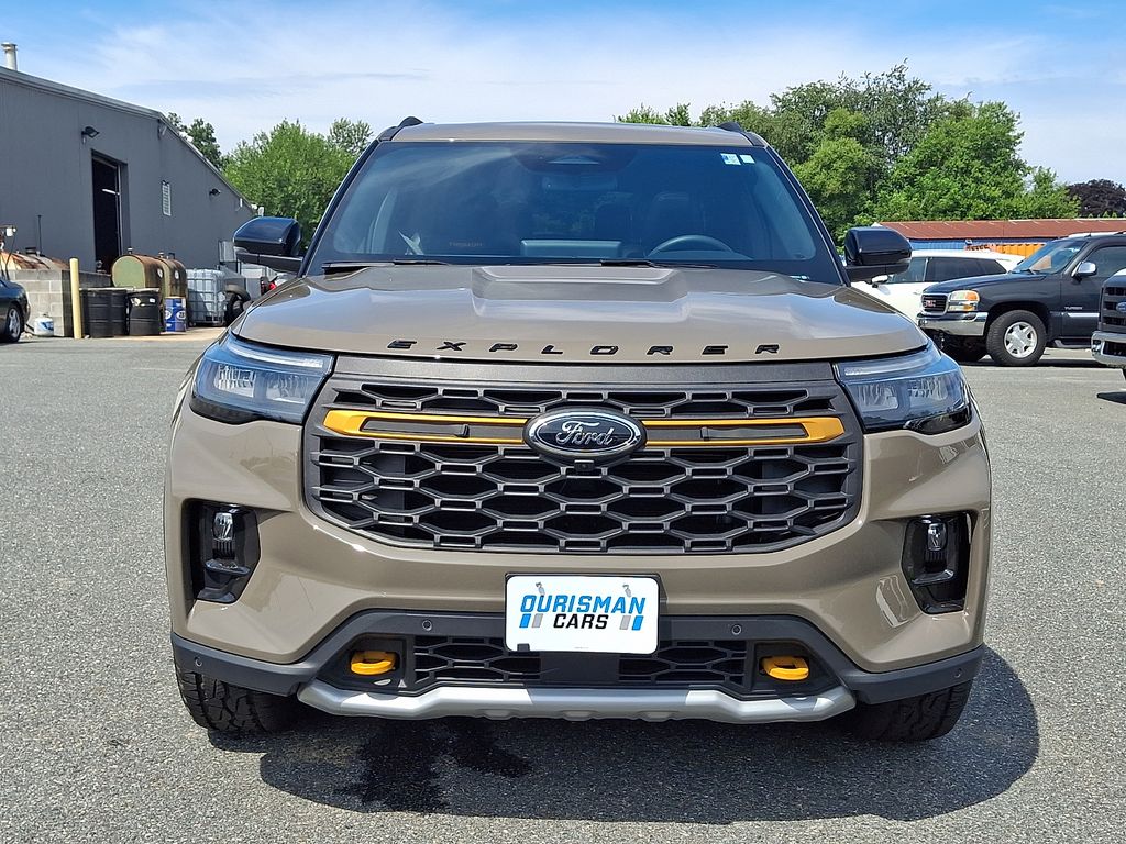 Used 2026 Ford Explorer - photo 2