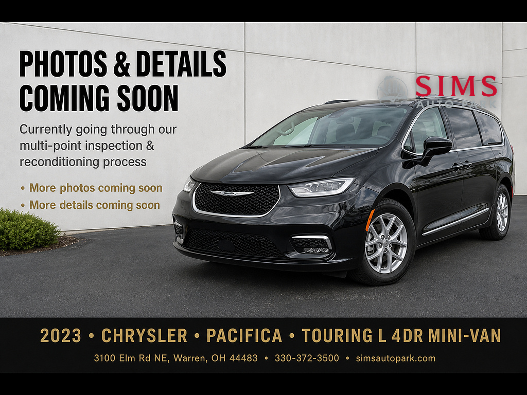 Used 2023 Chrysler Pacifica - photo 1