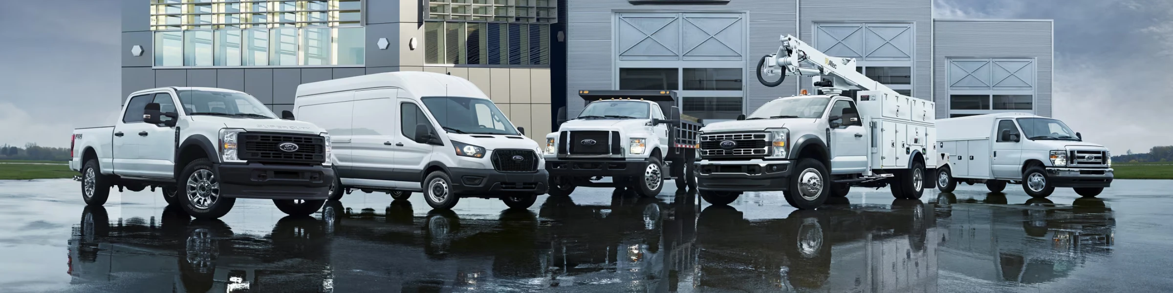 Randall Reed's Planet Ford commercial dealership in Humble, TX, is your one-stop-shop for all-things commercial. 