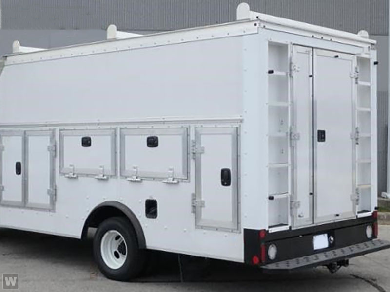 New 2027 Ford E-450 - photo 2