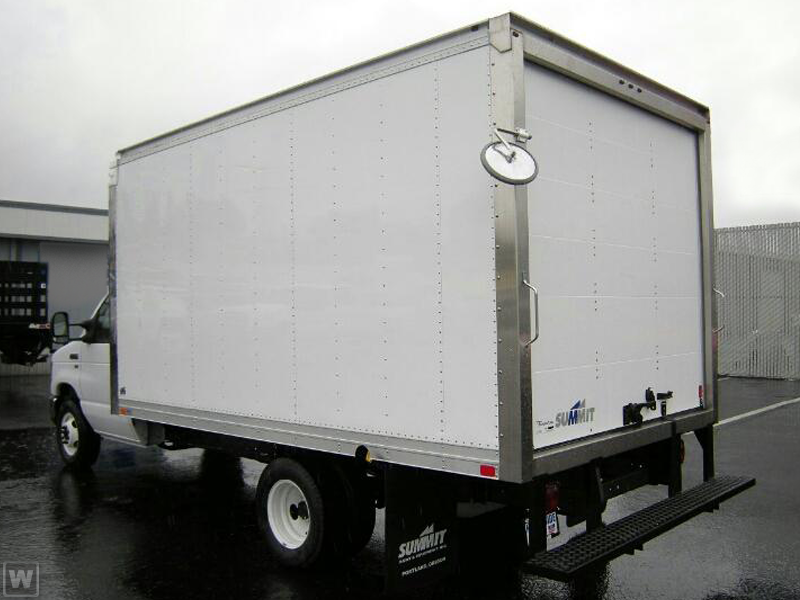 New 2027 Ford E-450 - photo 2