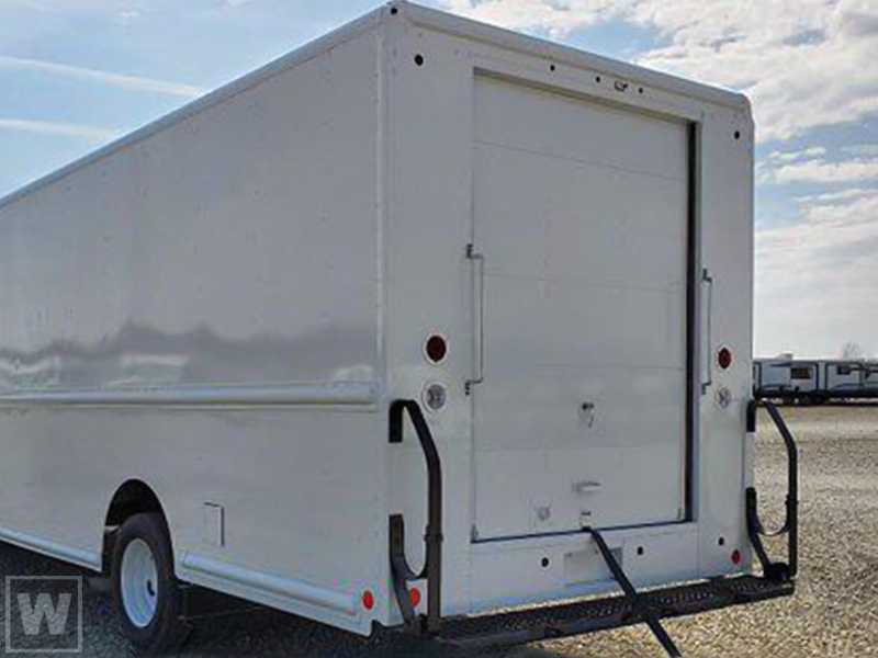 New 2027 Ford E-450 - photo 2
