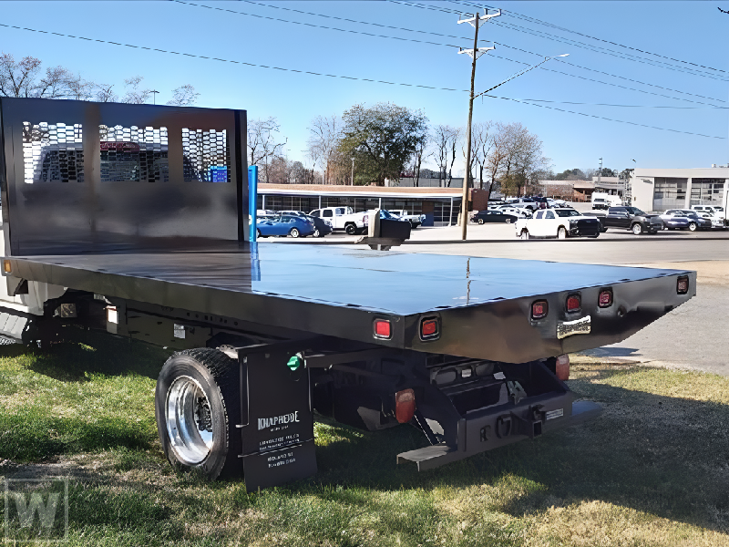 New 2025 Chevrolet LCF 5500XG - photo 2
