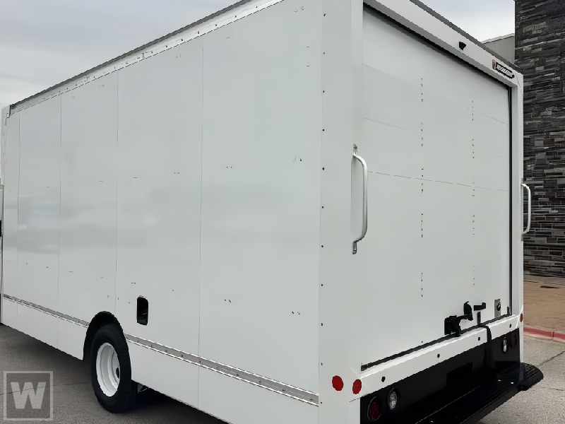 New 2026 Ford E-450 - photo 2