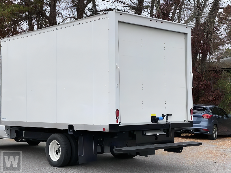 New 2027 Ford E-450 - photo 2