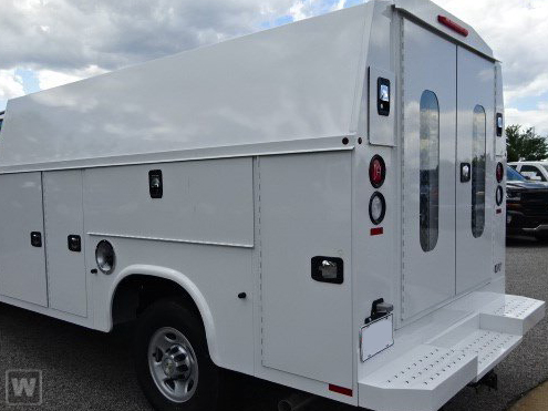 New 2026 Chevrolet Express 3500 - photo 2
