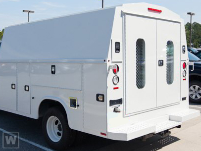 New 2027 Ford E-350 - photo 2