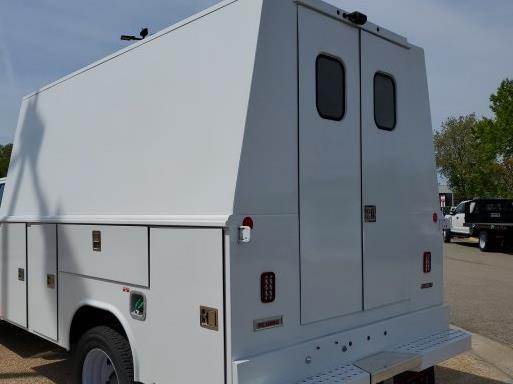 New 2025 Ford F-550 - photo 2