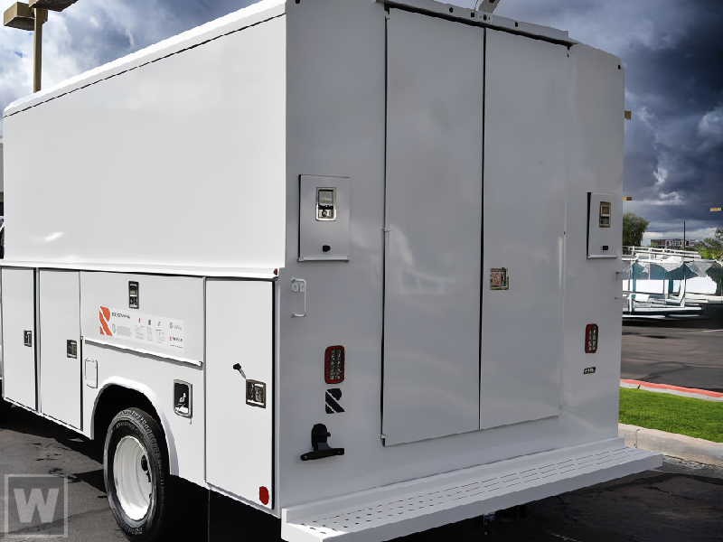 New 2025 Ford E-350 - photo 2