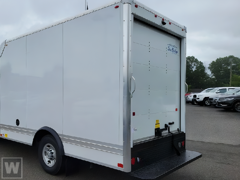 New 2026 Chevrolet Express 3500 - photo 2