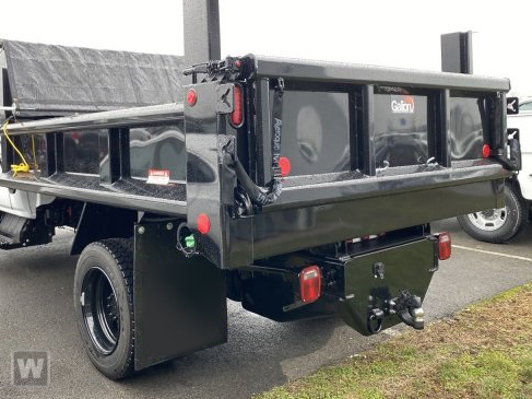 New 2025 Ford F-550 - photo 2