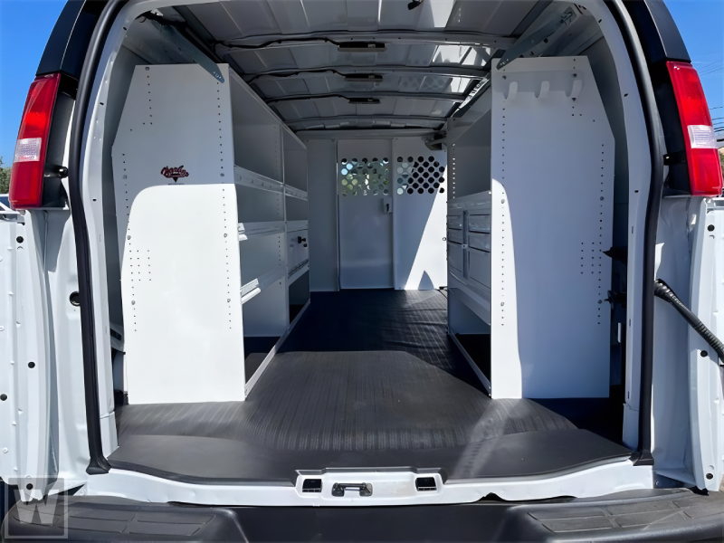 New 2026 GMC Savana 2500 - photo 2