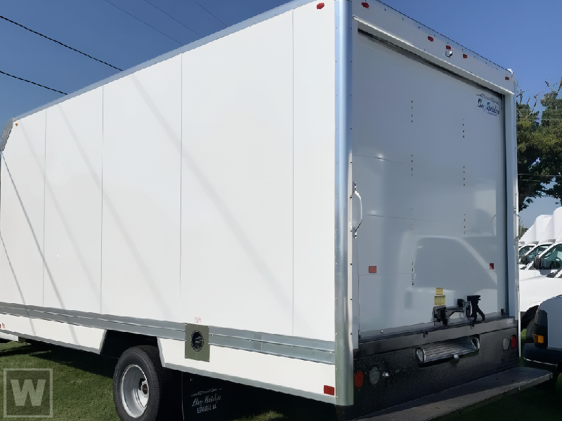 New 2026 GMC Savana 3500 - photo 2